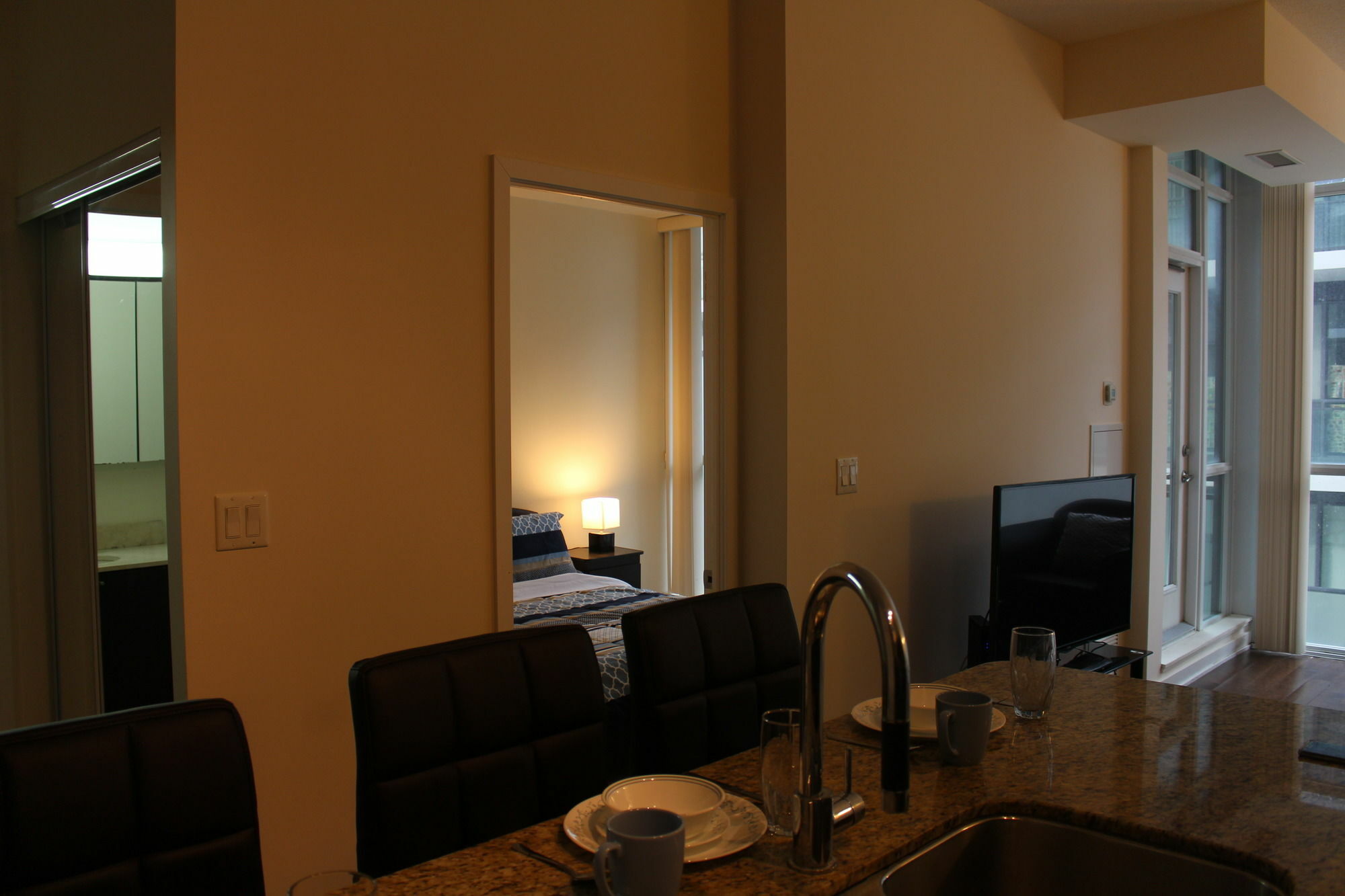 Custom Luxury Suite - By Elite Suites Миссиссага Экстерьер фото